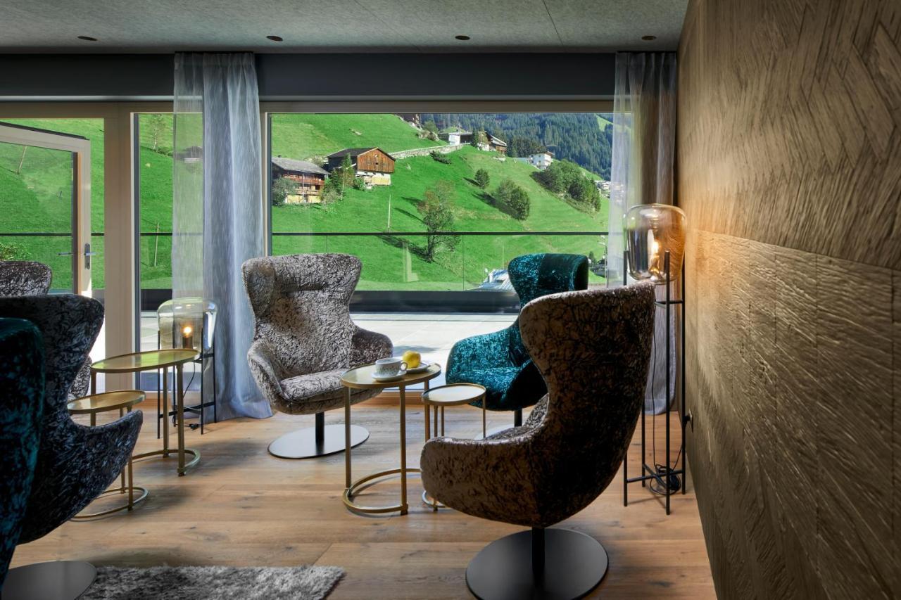 Hotel Tirolerhof 4 Sterne Superior Tux Bagian luar foto