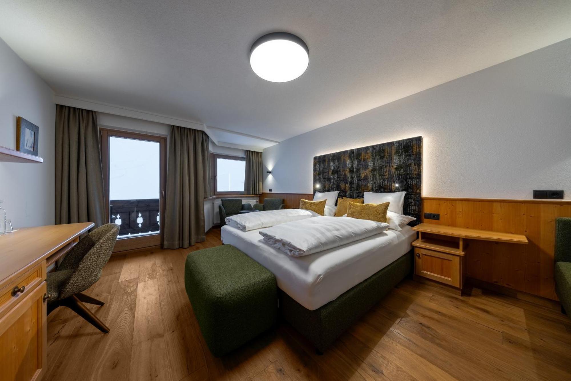 Hotel Tirolerhof 4 Sterne Superior Tux Bagian luar foto